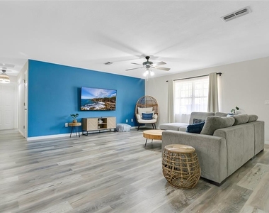 2522 Evergreen Drive - Photo Thumbnail 2