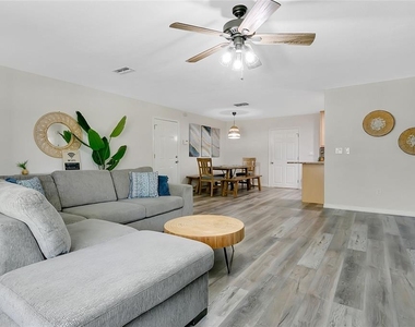 2522 Evergreen Drive - Photo Thumbnail 3