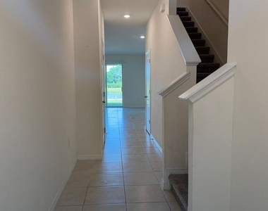 1470 Isleta Loop - Photo Thumbnail 7