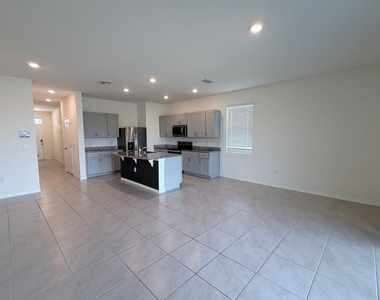 1470 Isleta Loop - Photo Thumbnail 3