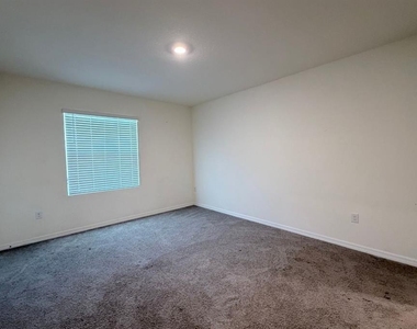 1470 Isleta Loop - Photo Thumbnail 18