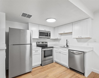 555 62nd Street S - Photo Thumbnail 5