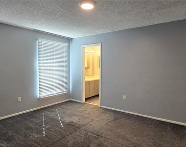 512 Orange Drive - Photo Thumbnail 3