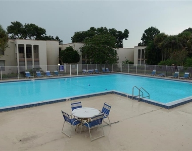 512 Orange Drive - Photo Thumbnail 17
