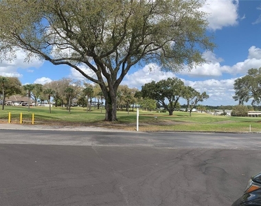 319 Broken Woods Boulevard - Photo Thumbnail 3