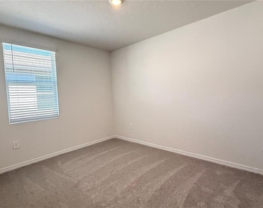 3905 Giorgio Drive - Photo Thumbnail 12