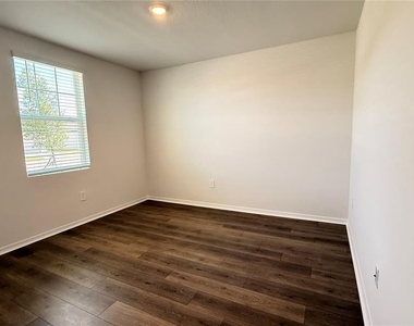 3905 Giorgio Drive - Photo Thumbnail 4
