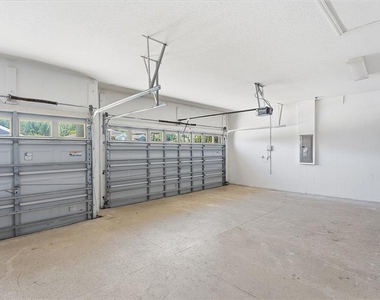 2217 Crosston Circle - Photo Thumbnail 27