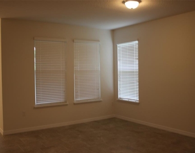 2909 Top Water Way - Photo Thumbnail 8
