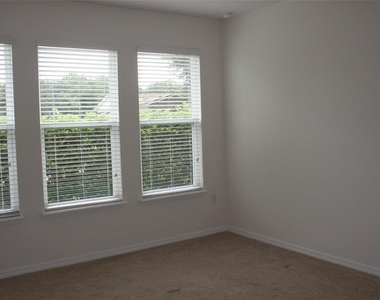 2909 Top Water Way - Photo Thumbnail 10
