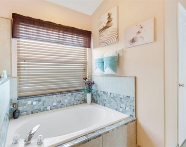 2672 Autumn Creek Circle - Photo Thumbnail 6