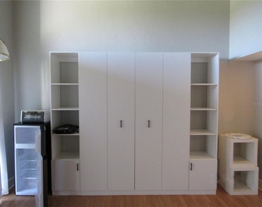 157 Palm View Court - Photo Thumbnail 4