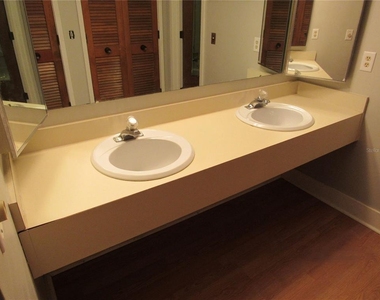 157 Palm View Court - Photo Thumbnail 10