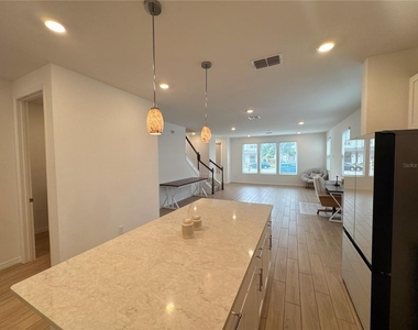 2956 Voyager Avenue - Photo Thumbnail 1
