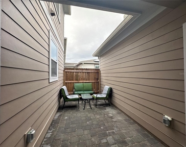 2956 Voyager Avenue - Photo Thumbnail 10