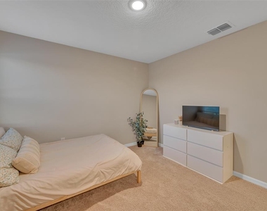 12710 Hysmith Loop - Photo Thumbnail 18