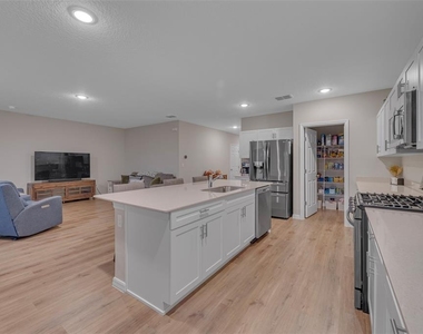 12710 Hysmith Loop - Photo Thumbnail 41