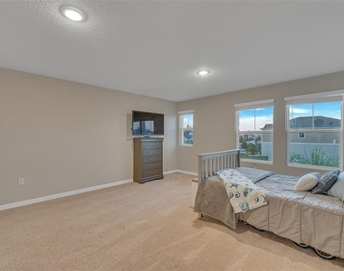 12710 Hysmith Loop - Photo Thumbnail 31