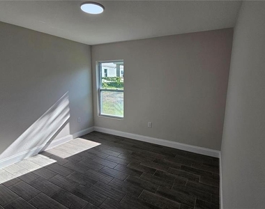 604 Lime Avenue - Photo Thumbnail 14