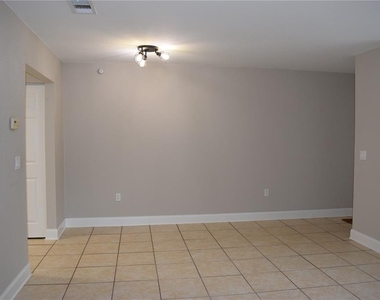 7423 Sw 42nd Place - Photo Thumbnail 7