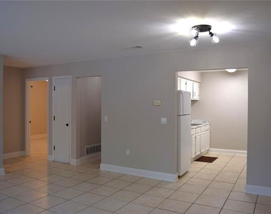 7423 Sw 42nd Place - Photo Thumbnail 3