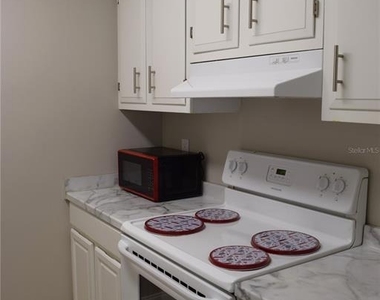 7423 Sw 42nd Place - Photo Thumbnail 10