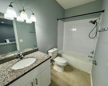 930 Lakefront Village Drive - Photo Thumbnail 14