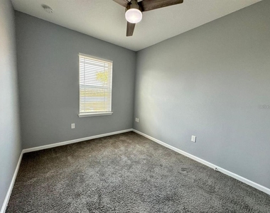 930 Lakefront Village Drive - Photo Thumbnail 12
