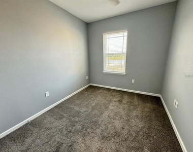 930 Lakefront Village Drive - Photo Thumbnail 13