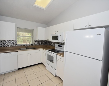 6 Rosedale Place - Photo Thumbnail 6