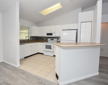 6 Rosedale Place - Photo Thumbnail 5