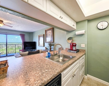 3600 S Ocean Shore Boulevard - Photo Thumbnail 8