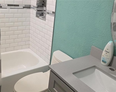 22523 Westchester Boulevard - Photo Thumbnail 9