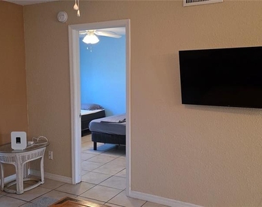 22523 Westchester Boulevard - Photo Thumbnail 4