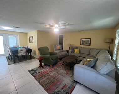 650 Hartford Drive Nw - Photo Thumbnail 2