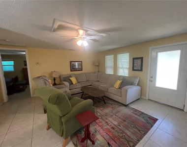 650 Hartford Drive Nw - Photo Thumbnail 3