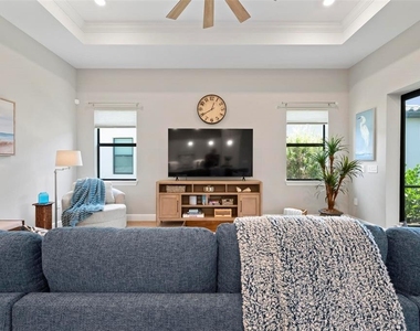6205 Grande Talon Lane - Photo Thumbnail 5