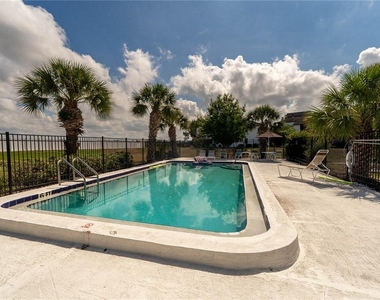 2433 Twin Drive - Photo Thumbnail 1