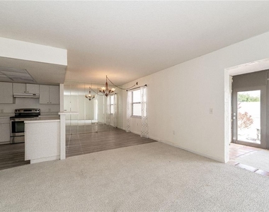 2433 Twin Drive - Photo Thumbnail 5