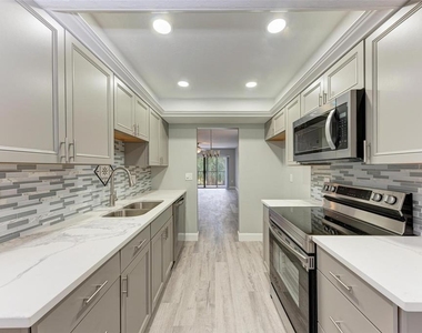 515 30th Avenue W - Photo Thumbnail 3