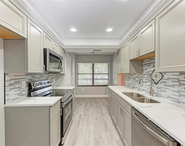 515 30th Avenue W - Photo Thumbnail 4