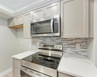 515 30th Avenue W - Photo Thumbnail 5