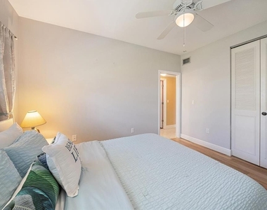 5869 Tidewood Avenue - Photo Thumbnail 15