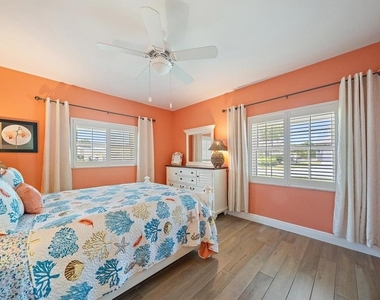 5869 Tidewood Avenue - Photo Thumbnail 17
