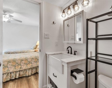 5224 Lake Village Drive - Photo Thumbnail 28