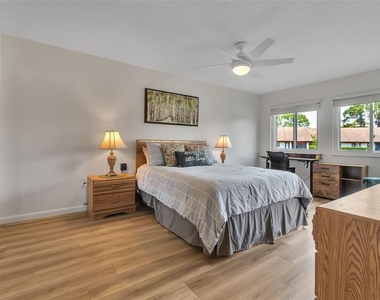5224 Lake Village Drive - Photo Thumbnail 18
