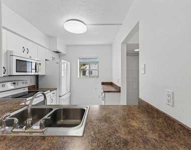 5735 Gardens Drive - Photo Thumbnail 7