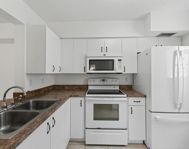 5735 Gardens Drive - Photo Thumbnail 9
