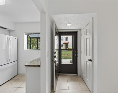 5735 Gardens Drive - Photo Thumbnail 5