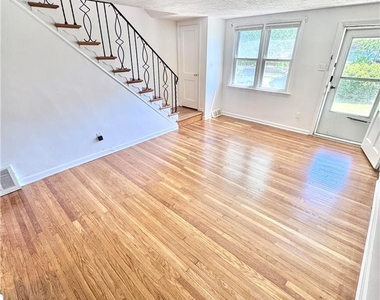 749 Benton Street - Photo Thumbnail 2